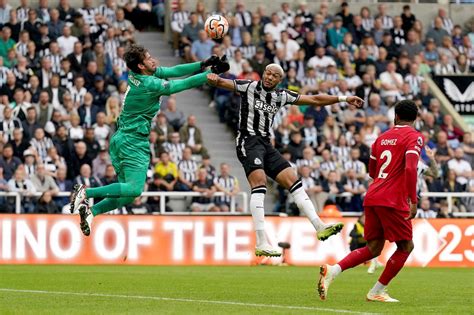 Nunez scores two late goals as 10-man Liverpool recovers to beat Newcastle 2-1 in Premier League